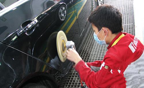 汽车喷漆一面多少 汽车喷漆一面多少