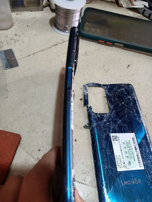 华为手机盖板怎么更换 华为手机盖板怎么更换